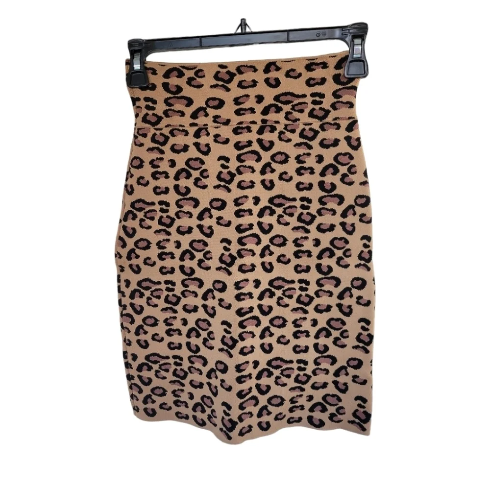 BCBG MaxAzria Leopard Print Bodycon Mini Skirt S Mob Wife Y2K Party Club NWOT - Picture 3 of 9